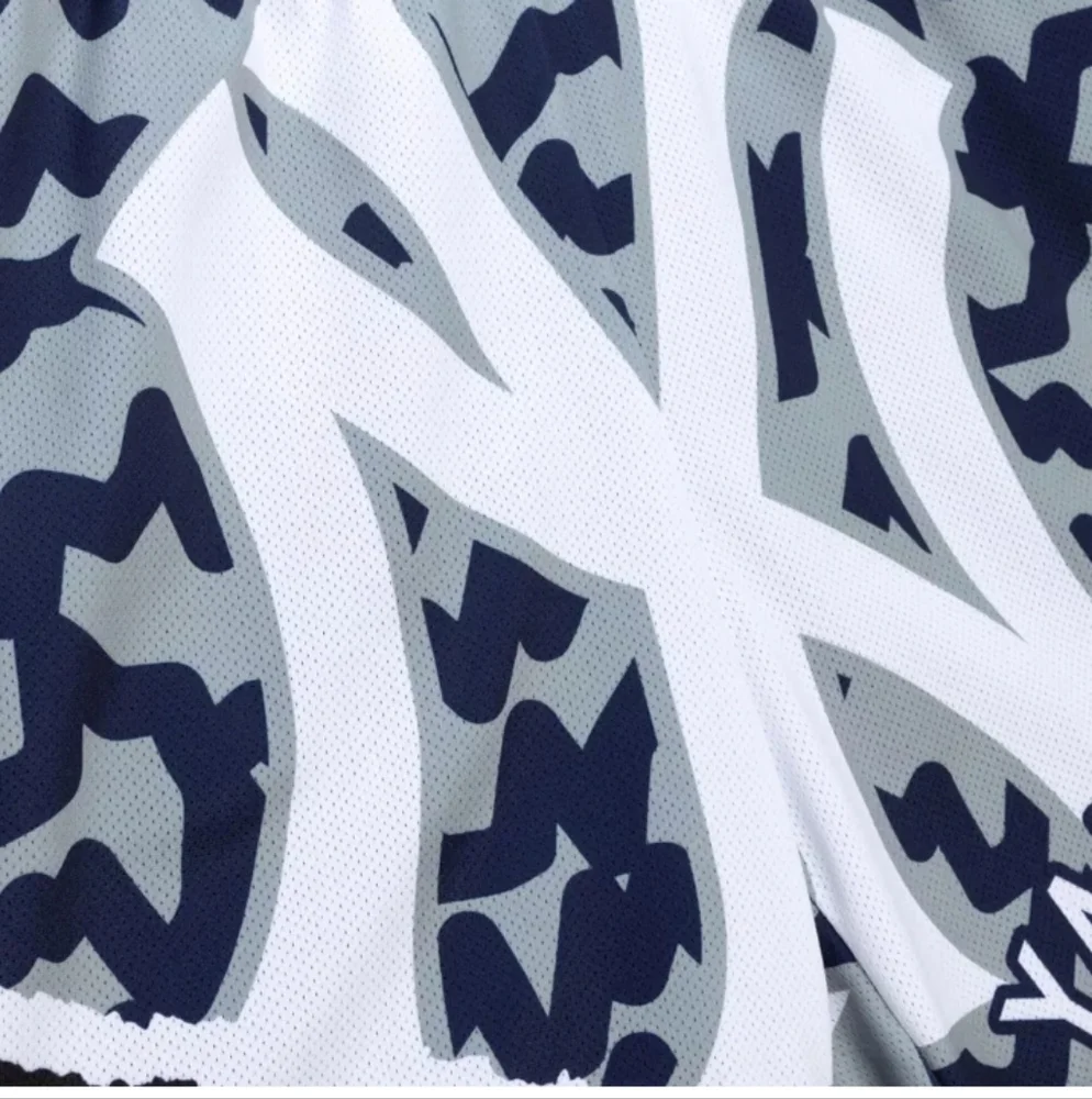 Mitchell & Ness New York Yankees Jumbotron 2.0 Sublimated Shorts Men's NWT - Picture 3 of 8